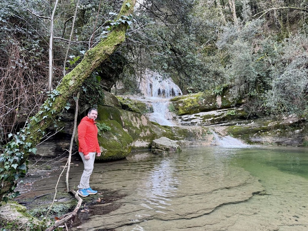 Ruta completa de 6km con pozas y cascadas Salt de l'Olla