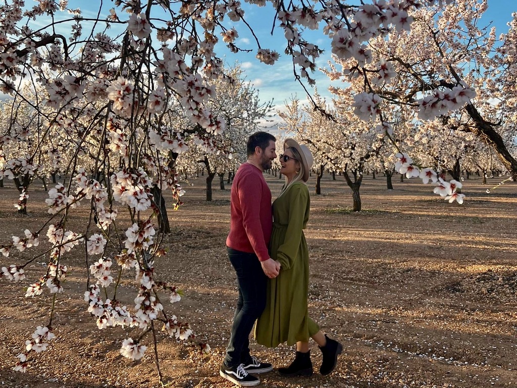 Fons y Leila en la floración de Arbeca Qué ver en Arbeca