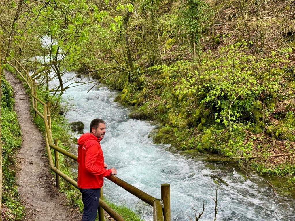 Fons en les fonts de l'Adou Ruta por el Berguedà
