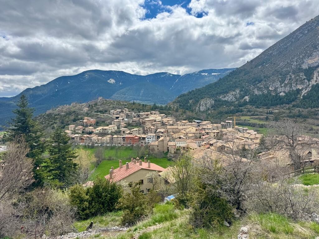 Vistas del bonito pueblo de Gòsol Gosol