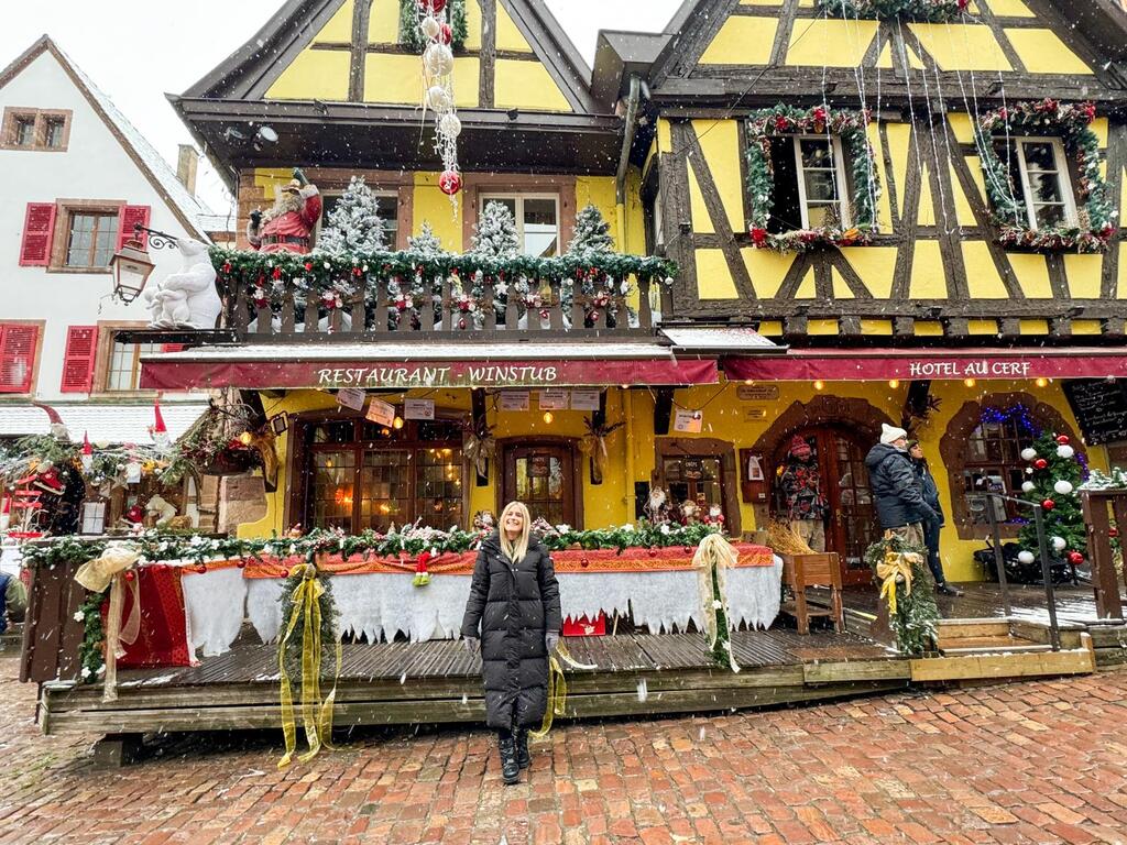 El precioso pueblo de Riquewihr Colmar en Navidad
