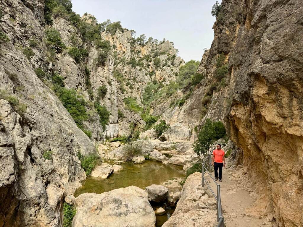 Fons paseando por la Fontcalda La Fontcalda